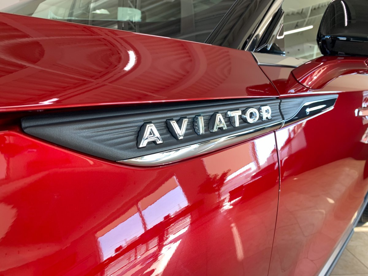 BayfieldLincoln's tweet photo. Happy Valentine’s Day! Do you have a Valentine? This Aviator in red is still looking for a date - maybe even someone to take them home. #ForSale #DriveHG https://t.co/eaPujf3MX7
