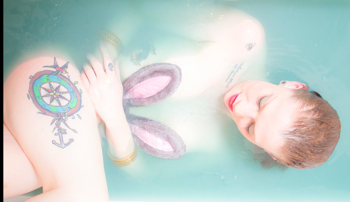 ErleaModelling's tweet image. is it Easter yet...