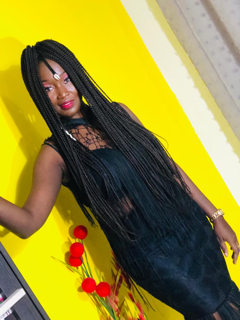 Bonne fête de Saint Valentin mes amours ❤ 

L'amour s'affirme aujourd'hui, affirmons mous dans l'amour également. 

Tey lou nguéne beug ma wayal léne? 😘😍 #Kebetu