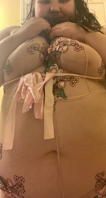 My body is ready to be worshipped by you 💜 https://t.co/EspidPprjd<a href="/tag/venmo"class="tags"><span>#venmo</span></a><a href="/tag/cashapp"class="tags"><span>#cashapp</span></a><a href="/tag/sellingcontent"class="tags"><span>#sellingcontent</span></a><a href="/tag/buyingconten"class="tags"><span>#buyingconten</span></a>