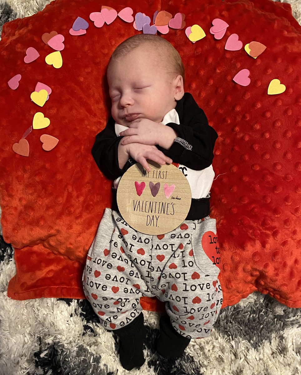 little man is 1 month old today. 💙 &amp; he is celebrating his first holiday, which happens to be one of mommy’s favorites. 💛 

🤍❤️ Happy Valentine’s Day! 💜💗 

Love, 
Nolan Musgrove <a href="/JMusgrove_11/">Josh Musgrove</a>