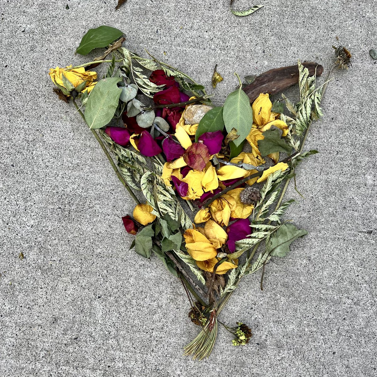 Beautiful and loving land art created by grade 3/4 students in front of the school this morning! ❤️