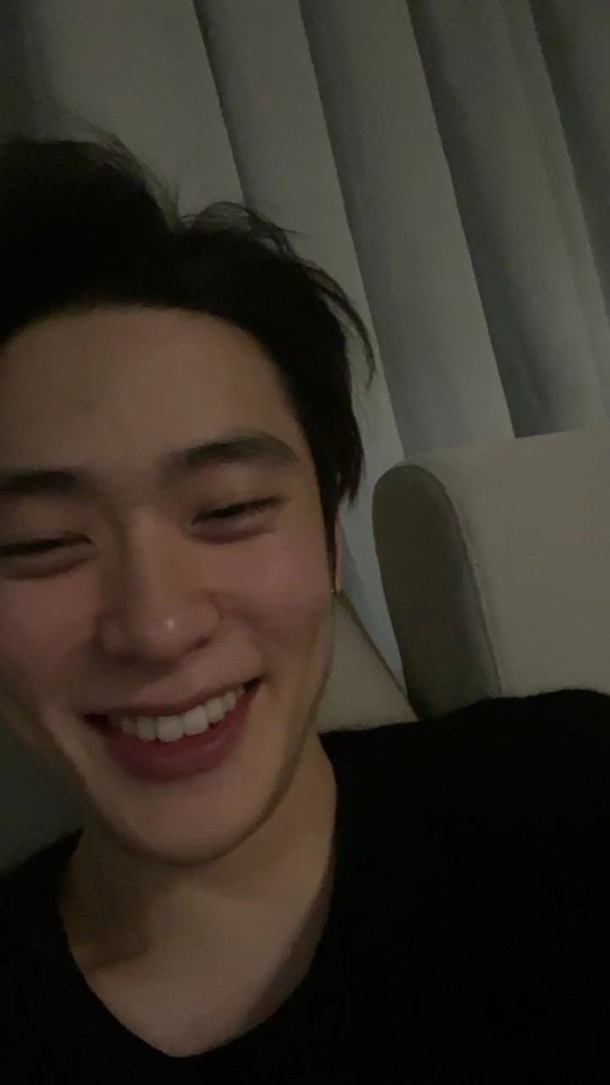 aquariusjjh's tweet photo. 시간이 흘러도 변하지 않는 것들이 참 좋은 거 같아 https://t.co/5c939wUGHB