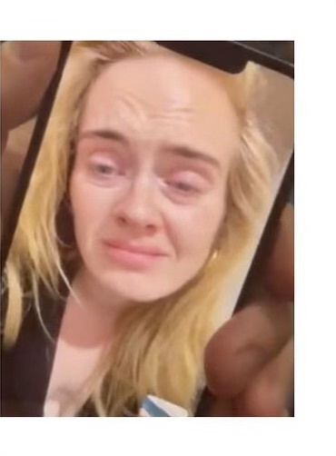 adelussy_'s tweet photo. bruh this whole situation got me feeling like 😭😭 take kanyes phone immediately https://t.co/BKzgEG2k0V