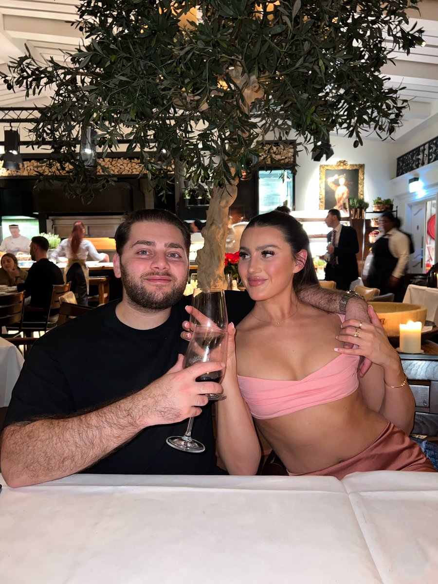 Jenunknown's tweet image. happy valentines bebe @TorayKortan