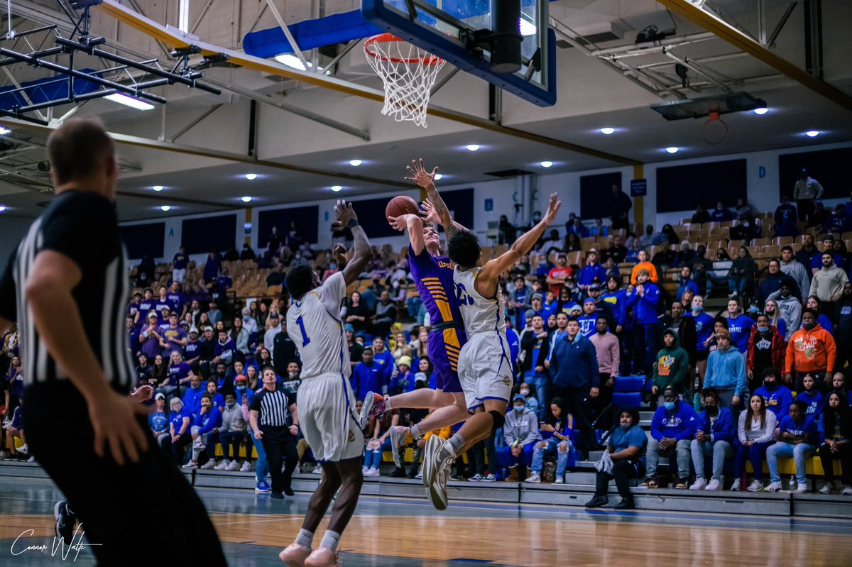 connor_waltz32's tweet photo. Highlights from Bethany College, a thread. The atmosphere was unmatched! @kwucoyotes @Coyote_SN @KWUMBB @SWilson_AD 
#smsports #RollYotes https://t.co/5zhDXmDhGl