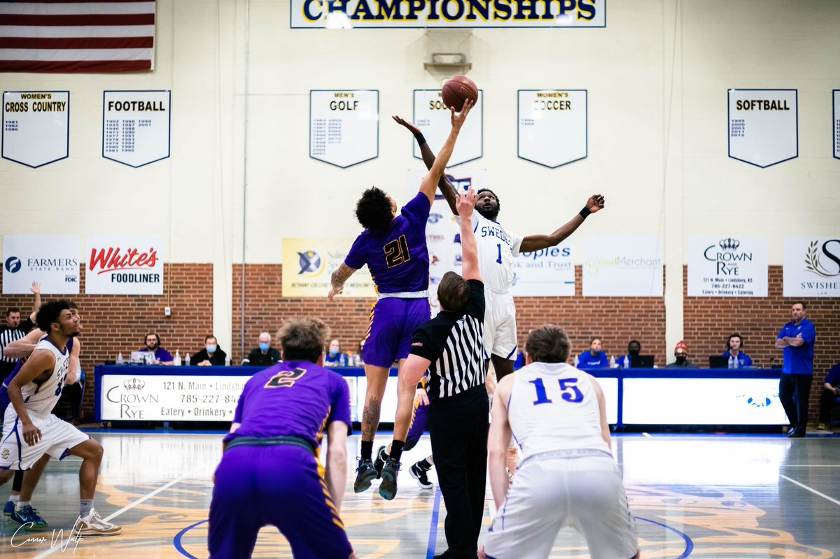 connor_waltz32's tweet photo. Highlights from Bethany College, a thread. The atmosphere was unmatched! @kwucoyotes @Coyote_SN @KWUMBB @SWilson_AD 
#smsports #RollYotes https://t.co/5zhDXmDhGl