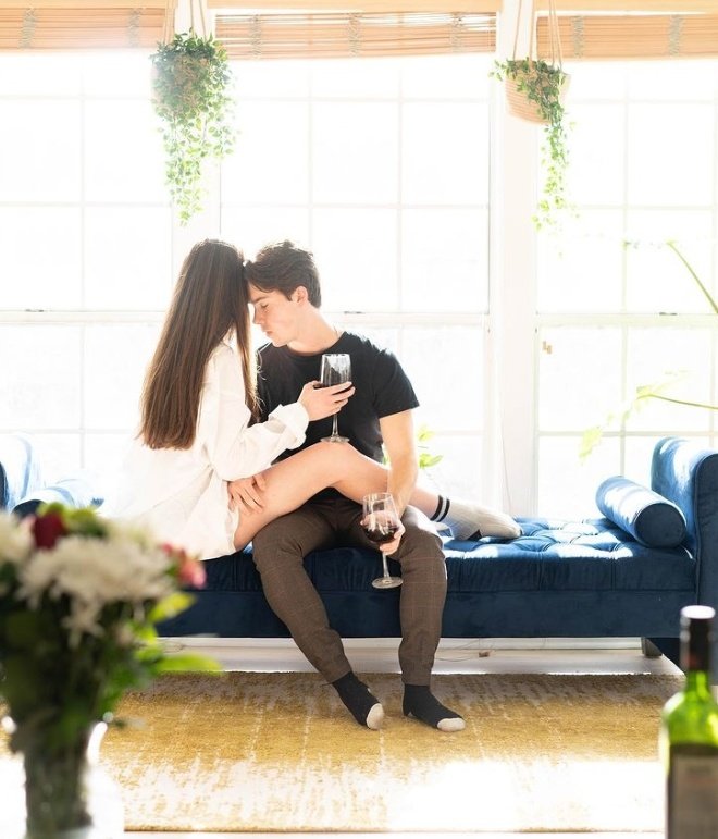 shadaspace's tweet photo. happy valentine's day 💕 https://t.co/QrDBWxOGoQ