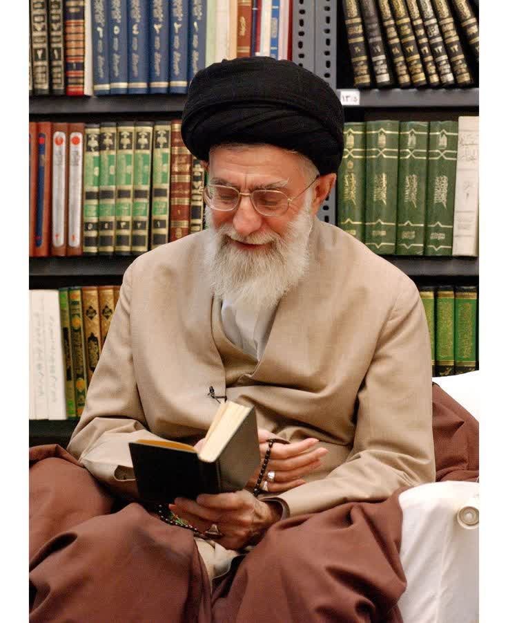 خانم‌جمشیدی🎒 tweet media