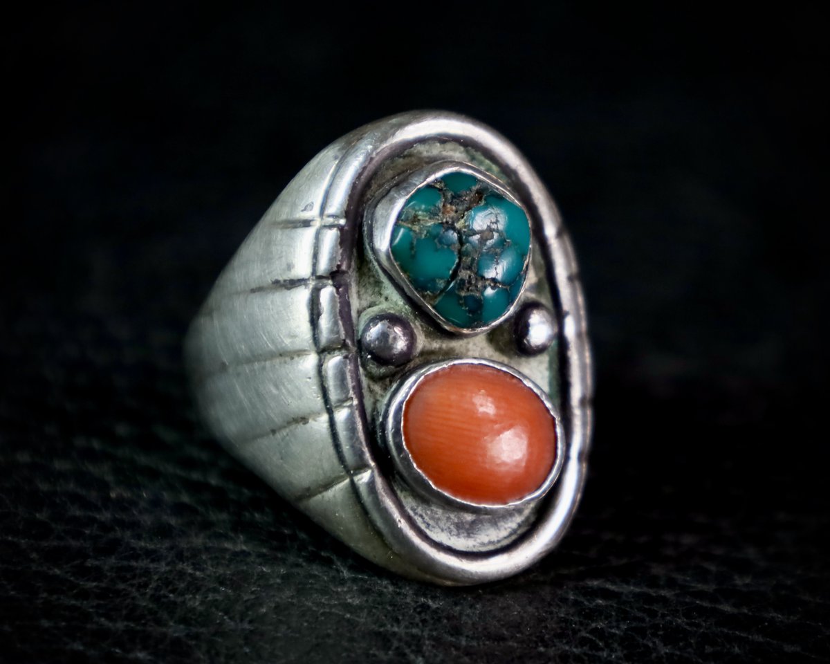 Native American Old Pawn Navajo Turquoise & Coral Silver Ring 17.3 grams #southwestern #bohojewelry #turquoisering #turquoisejewelry #vintagejewelry #nativeamerican #vintagerings #navajo #handmadejewelry #oldpawn #coralring Far-Rider-West.com 🐴 etsy.me/3oOwOyi