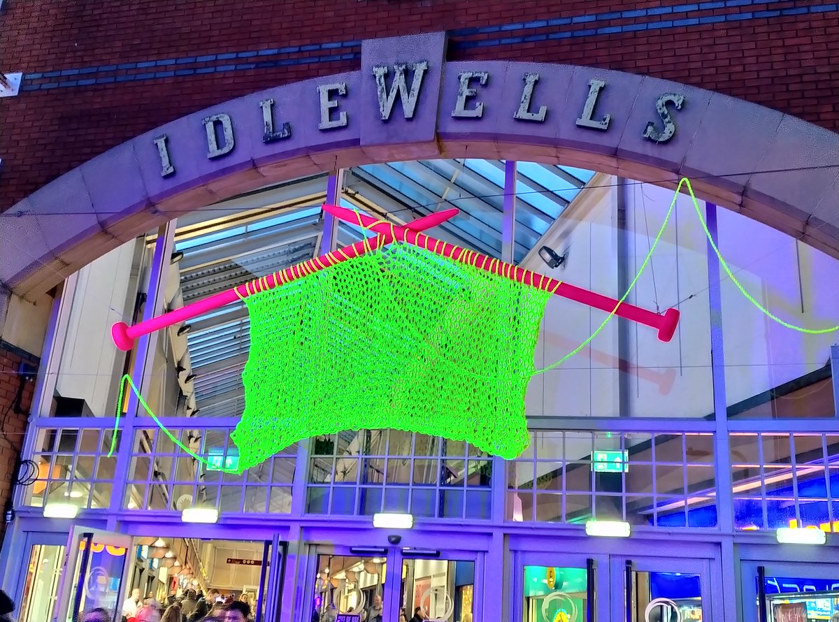 ADCAshfield's tweet image. Thank you to everyone that came to Light Night this weekend, and a huge thank you to @FirstArtProject for bringing such an amazing event to Ashfield. 

Hundreds of you braved the cold to enjoy the Spark! drummers, the silent disco and to try and catch sight of the invisible man!