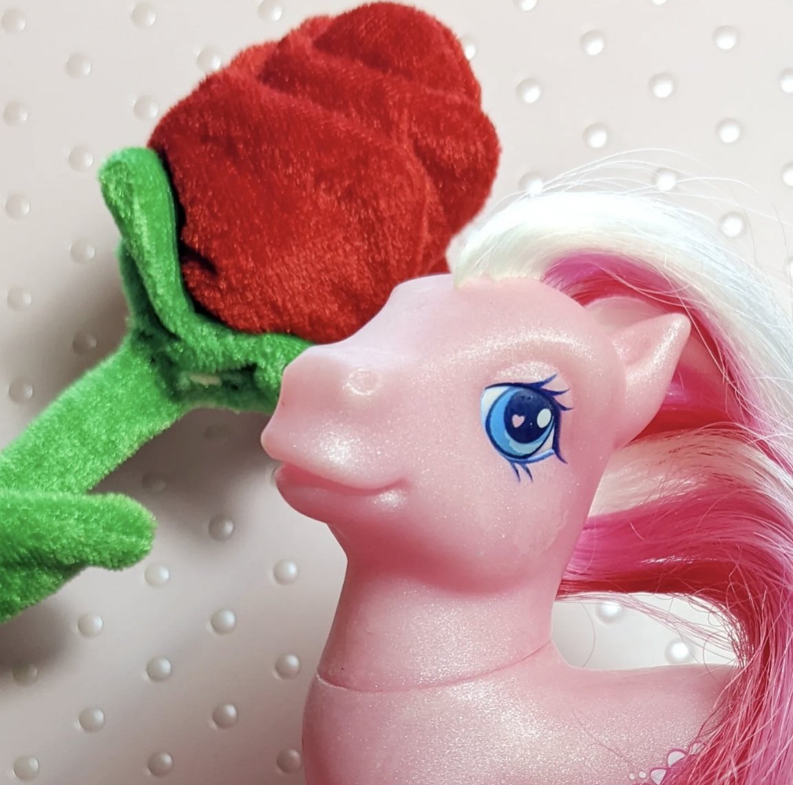 Happy #heartsandhoovesday From #valenshy Share the love this #Valentines by checking out our Committee & Volunteer roles available on our website! ukponycon.co.uk/volunteering #MyLittlePony