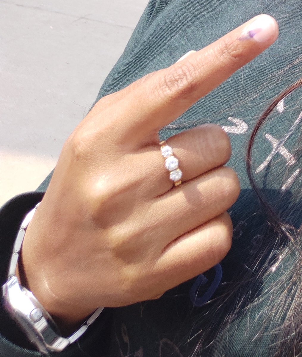 singh_095's tweet photo. Voting🗳️ is the expression of our commitment to ourselves, one another, this country🇮🇳 and this world🌏...!!
My Vote My Rule..😊
#UPElection2022
#Democracy
#2nd_phase
#AssemblyElections2022 https://t.co/32RTpKqe08