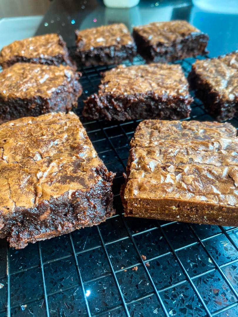HomeyDelights's tweet photo. Freshly Baked Brownies available!
A pack of 6 for ghc70. 😁😁

Interested? https://t.co/bIi4A7Zrd0