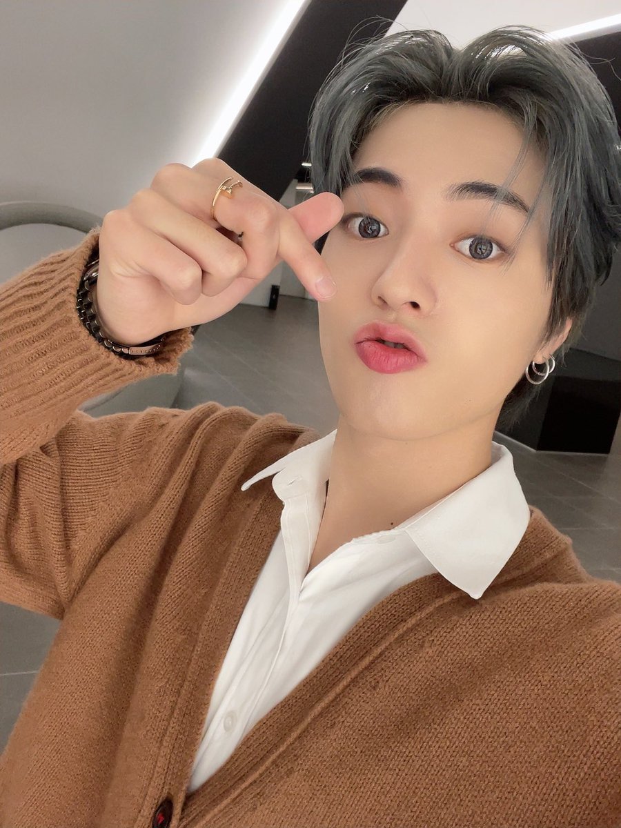 yg_hitohoshi's tweet photo. [140222] TWITTER UPDATE✨
[ENG]
Everyone, it's not long before your comeback!
I worked hard because I waited a lot Treasure Maker 🦋
Please look forward to it and love it
See you tomorrow at Countdown Live!

#HARUTO #하루토 #ハルト 🦙
#TREASURE #트레저 #トレジャー 💎 https://t.co/UH2qP7rLcV