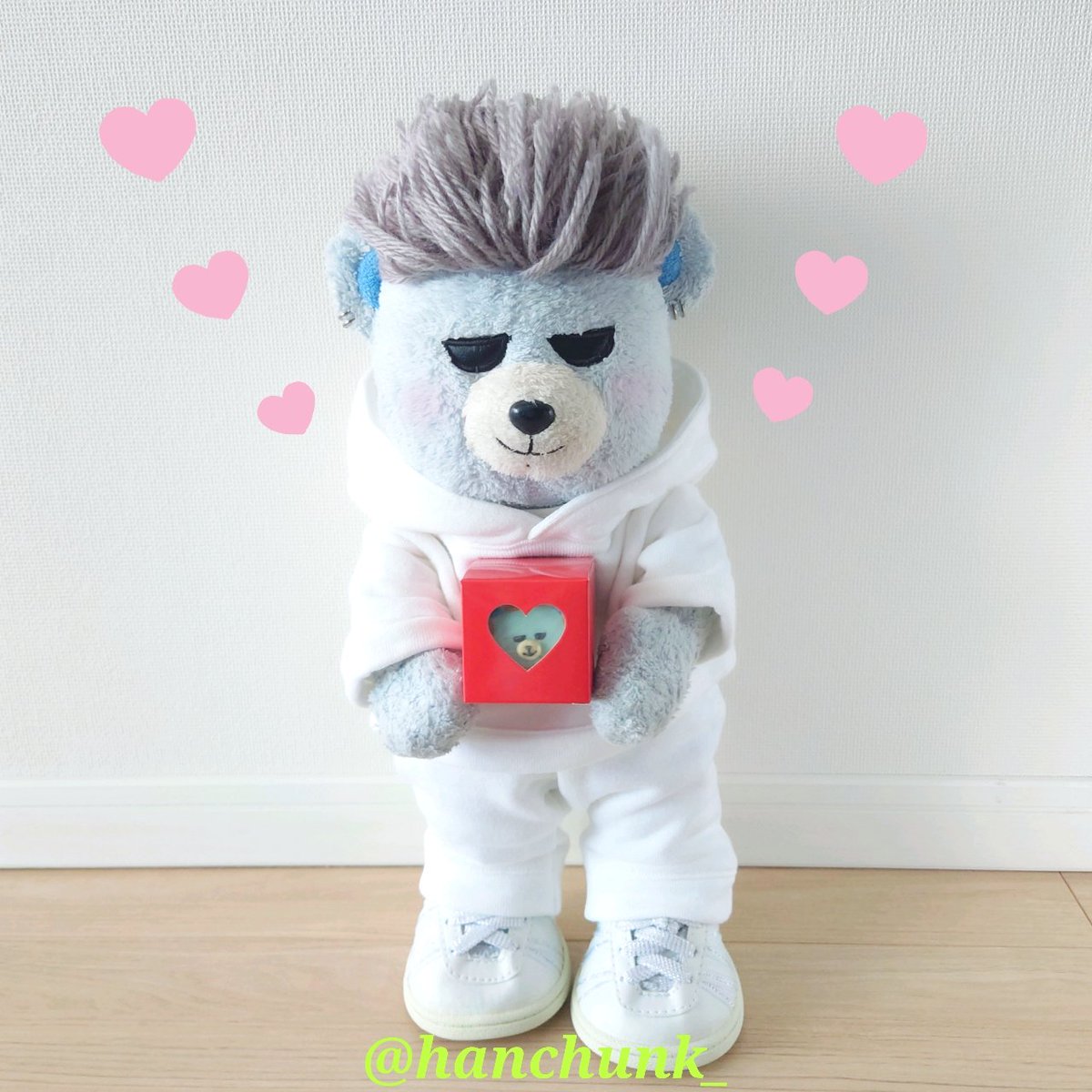hanchunk_'s tweet photo. Be my valentine💕
#valentinesday #valentine #bemyvalentine #handmadechocolate #バレンタインデー #手作りチョコ
#ぬい撮り #ぬいぐるみ #stuffedanimal #teddybear
#bebekuma #べべくま
#bigbang #taeyang #sol #태양 #ヨンベ https://t.co/IetJs6Kv2W