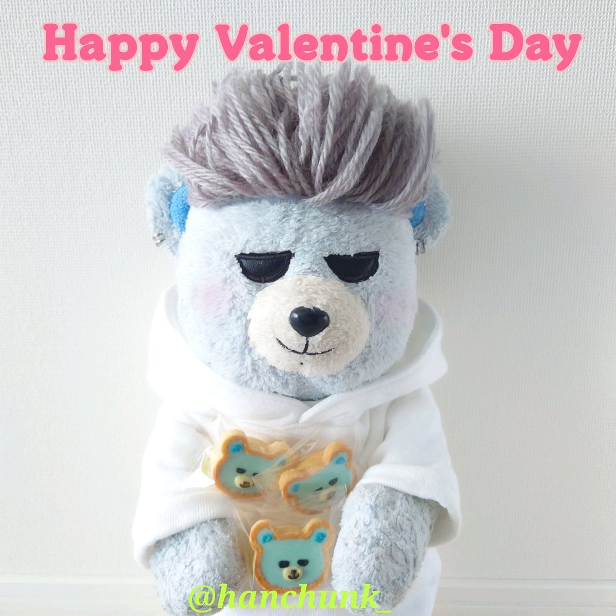 hanchunk_'s tweet photo. Be my valentine💕
#valentinesday #valentine #bemyvalentine #handmadechocolate #バレンタインデー #手作りチョコ
#ぬい撮り #ぬいぐるみ #stuffedanimal #teddybear
#bebekuma #べべくま
#bigbang #taeyang #sol #태양 #ヨンベ https://t.co/IetJs6Kv2W