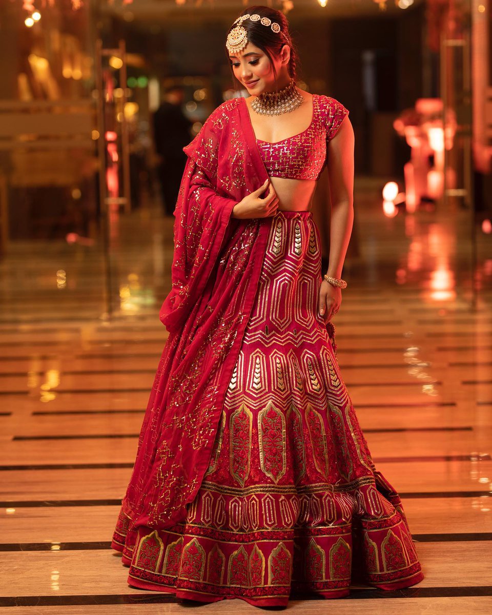 Heyy Gorgeousss 😍🥵🔥

Got Damn Beautiful yrr !!!

.
.
.

#ShivangiJoshi