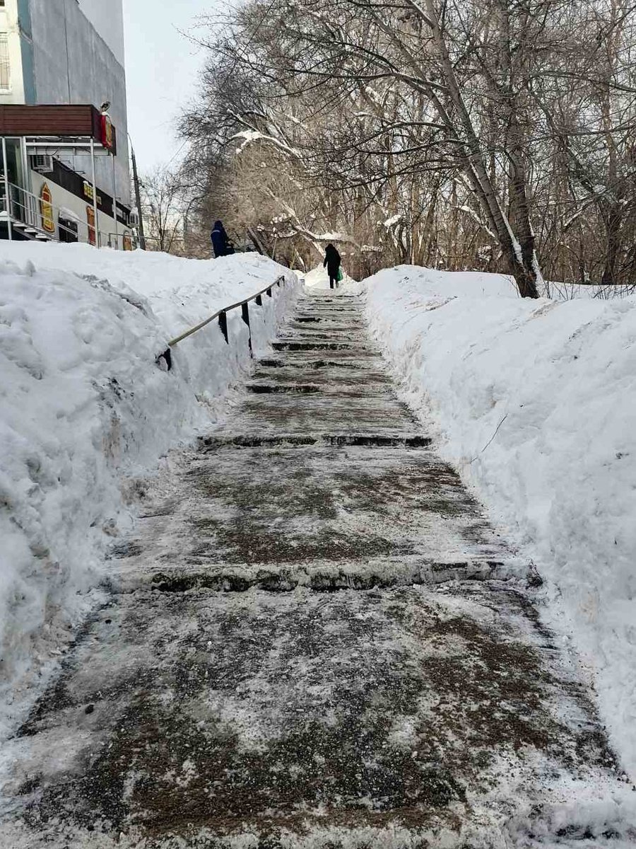 Выполнение работ по очистке территории от снега, по адресу: пр. Карла Маркса, 457.
<a href="/Rudakov_i_a/">Рудаков Игорь Александрович</a>, <a href="/adm_kir63/">Администрация Кировского района</a>, <a href="/gkh_kir63/">Отдел по ЖКХ и благоустройству</a>.