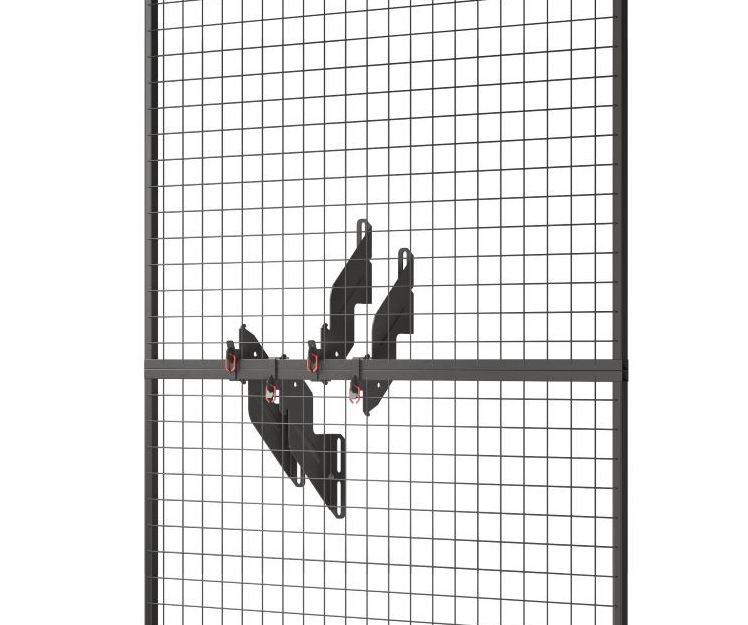 Doorvalbeveiliging achter de stelling voorkomt dat goederen aan de achterzijde naar beneden vallen logistiek.com/product_Troax_… <a href="/Troax/">TROAX</a> <a href="/warehousetrucks/">warehousetrucks.com</a> <a href="/logistik_org/">Logistik Messe</a> #warehousing #stellingen #safety