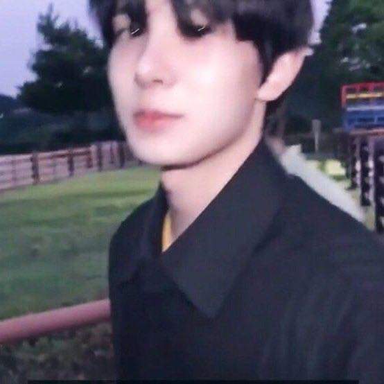 heecupps's tweet photo. i just want y'all that 140p heeseung exists. he's even more boyfriend material in a low quality photos. 

happy hearts day!💝 https://t.co/SOG0yJ1I5a