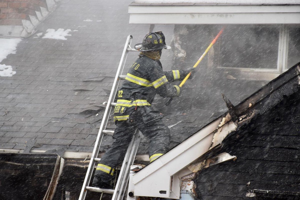 Chief_Ippy's tweet photo. Photos from @BSFDInfo working fire yesterday. Causing if fire under investigation and no major injuries reported. (Part 1) 📸#CrossbuffJrPhotography @thefirenews @nysfirechiefs @SuffolksBravest https://t.co/nHXwruZllW
