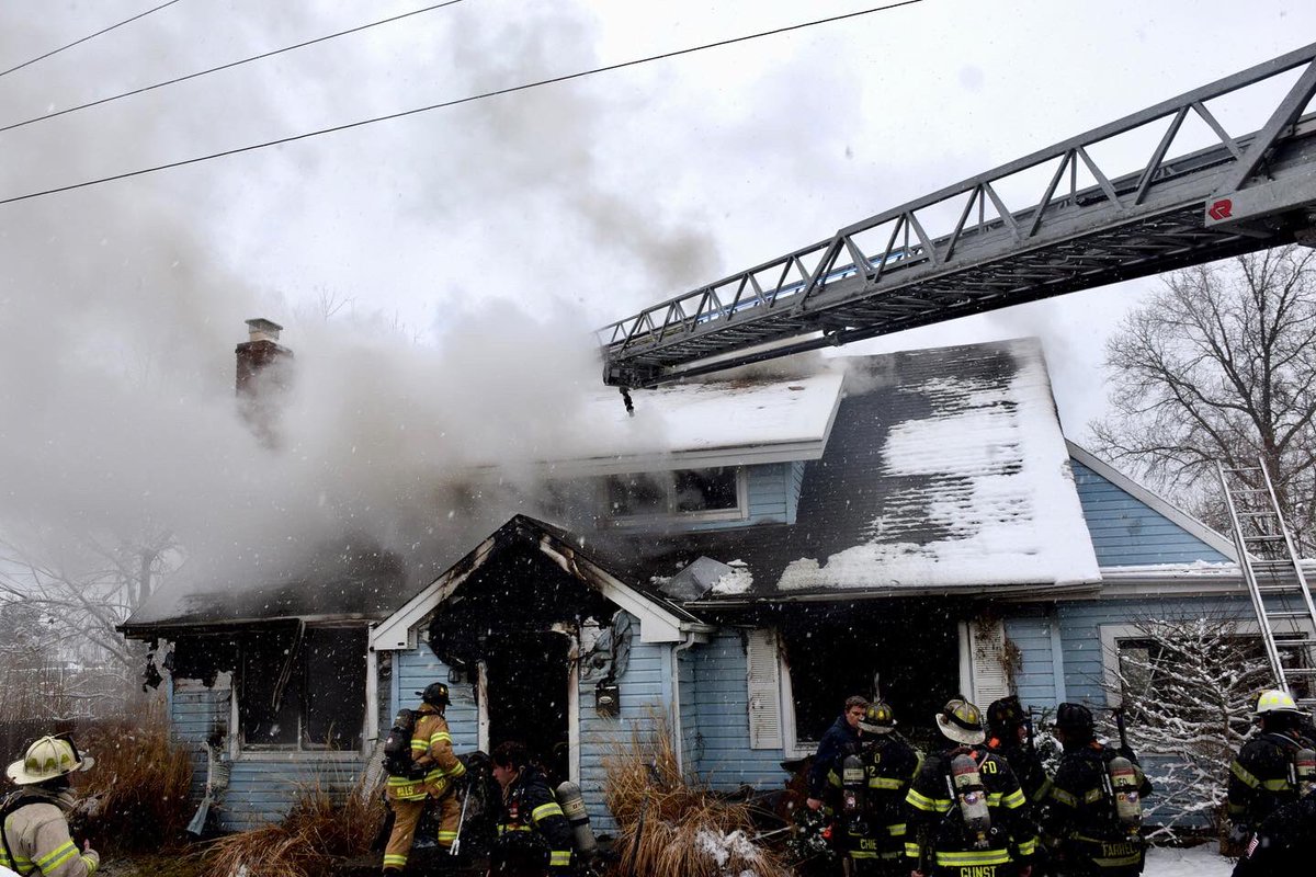 Chief_Ippy's tweet photo. Photos from @BSFDInfo working fire yesterday. Causing if fire under investigation and no major injuries reported. (Part 1) 📸#CrossbuffJrPhotography @thefirenews @nysfirechiefs @SuffolksBravest https://t.co/nHXwruZllW