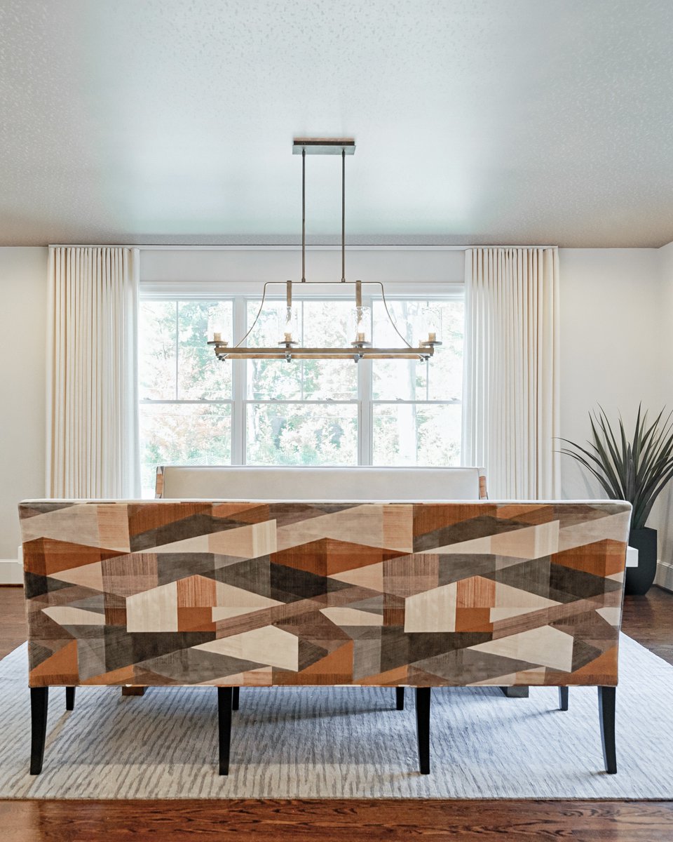 HAPPY MONDAY ✨ Here is a look inside this custom breakfast nook we designed for our clients in Haverford, PA ‼️ This space features a marble buffet table &amp; a suede upholstered banquette while introducing minimal styling allowing these custom pieces to speak for themselves 🤩