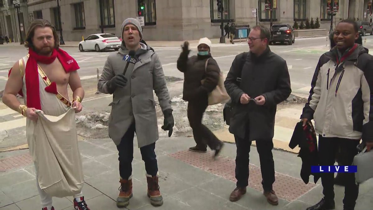 SarahJindra's tweet image. Someone give @FunTimeBrian a raise for this! #WGNCupid