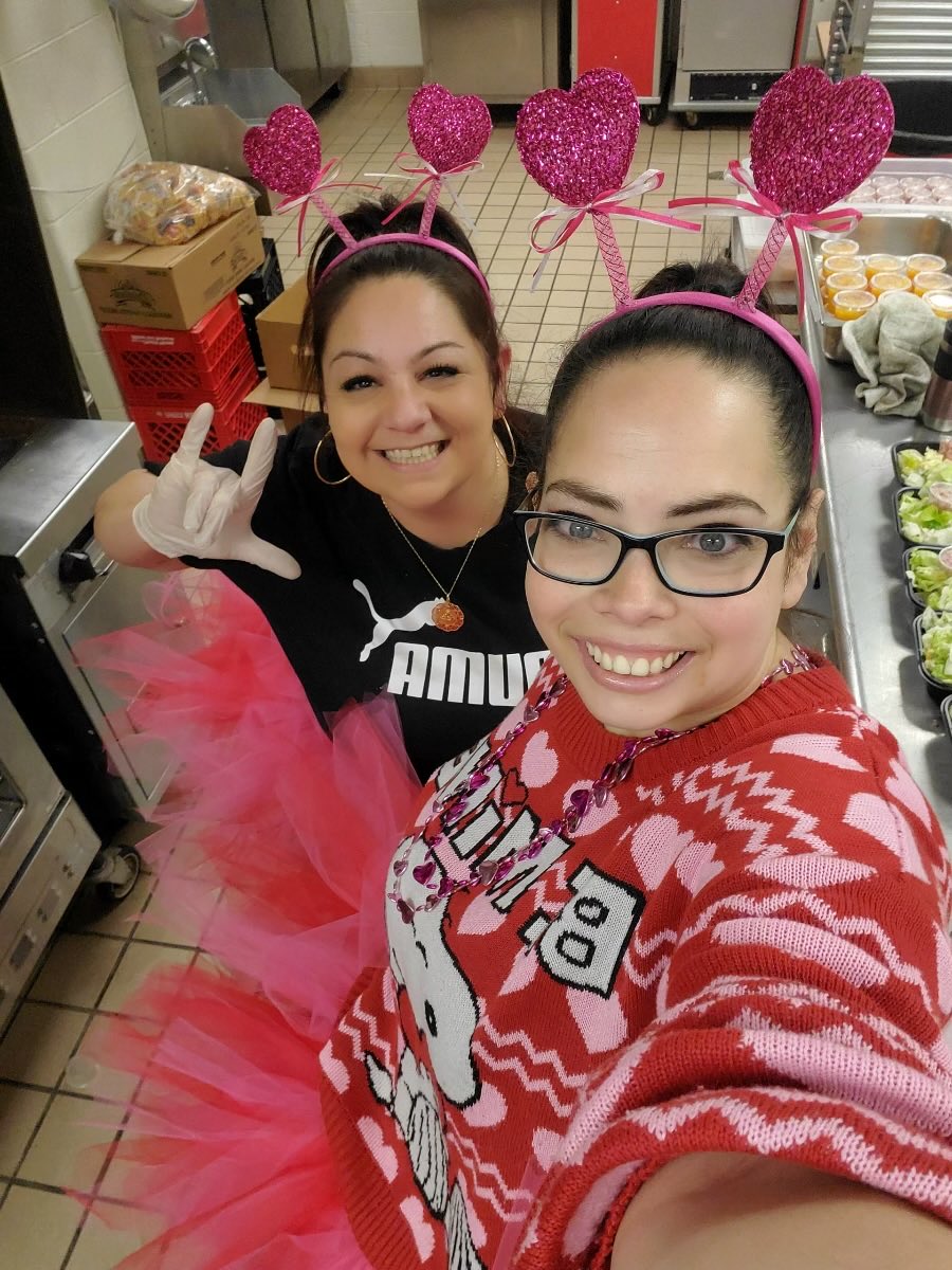 Happy Valentine’s Day!
Miss Nina and Miss Heidi serving up school Lunches on Valentines Day at Hiller!
#Wearelamphere