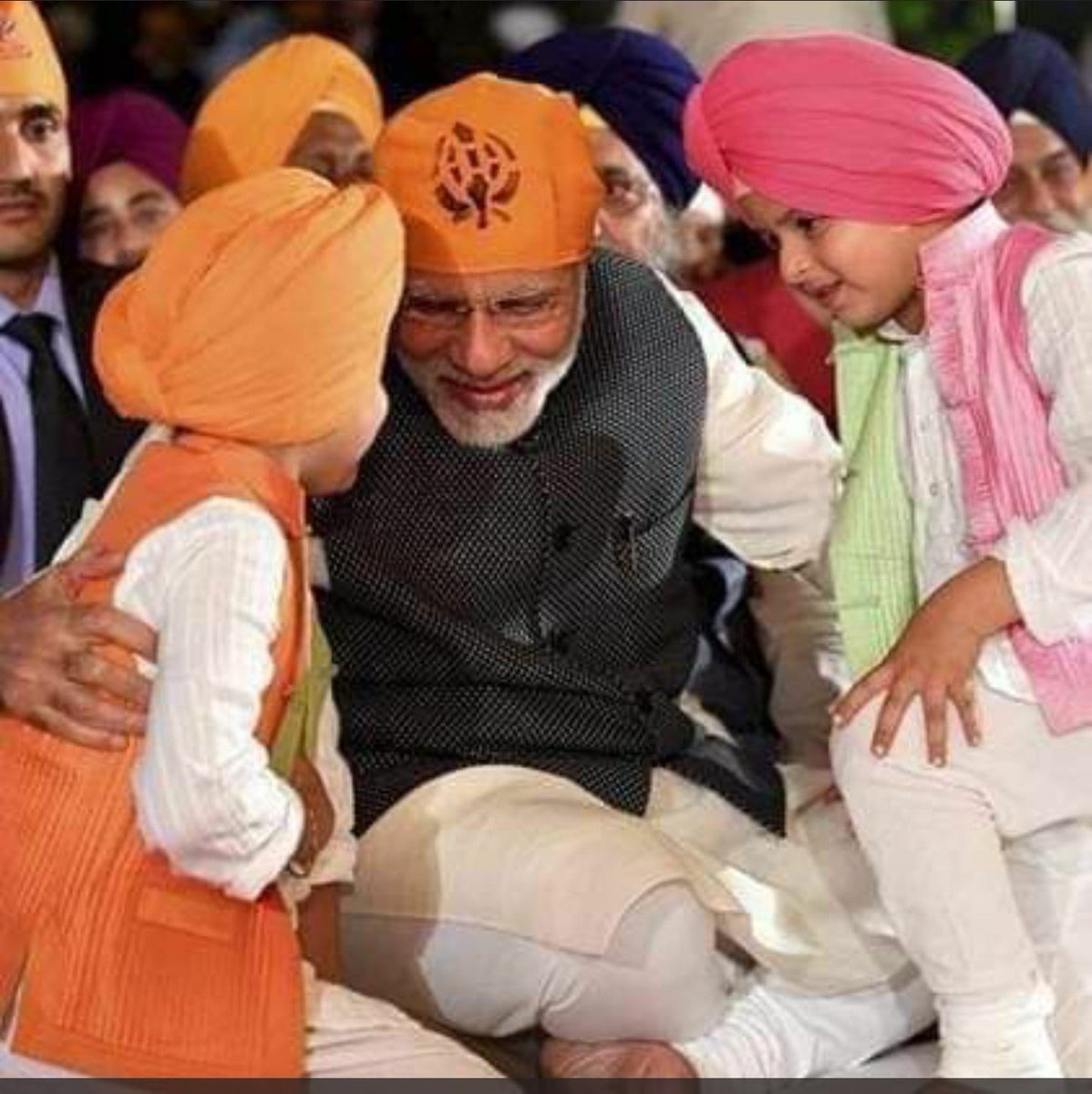 GoswamiNitingar's tweet photo. પંજાબ પાસે છે મોકો અને
મોદી જી પાસે છે વિકાસ વિથ પંજાબ
ઉડતા પંજાબ કે વિકસિત પંજાબ
#modi_developing_punjab https://t.co/1F8fBSI3BC