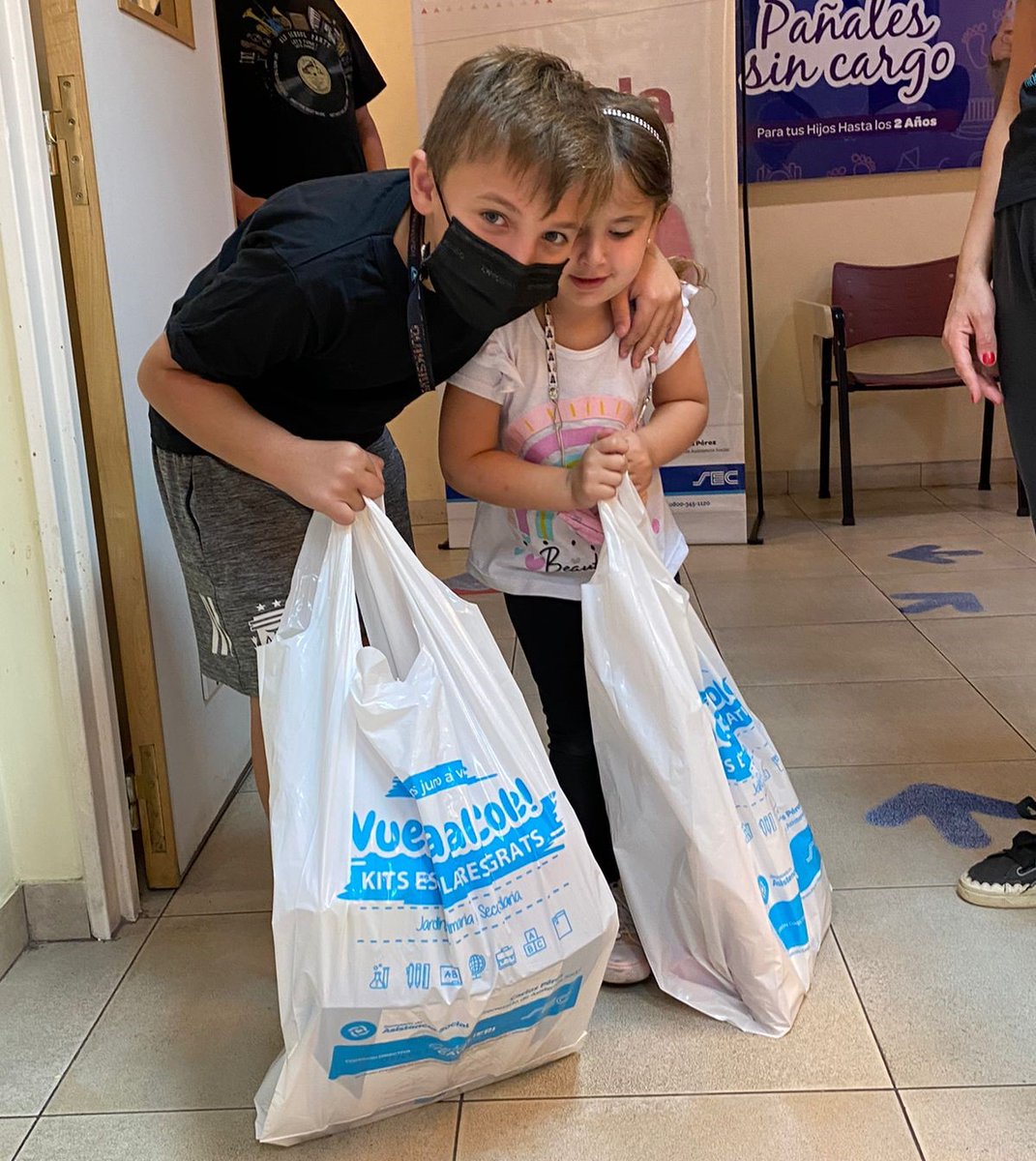 ¡Empezó #VueltaAlCole - Verano 2022!

La campaña de entrega de útiles escolares GRATIS para hijos/as de nuestros/as afiliados/as ya se lleva a cabo en la sede de Chacabuco 170.

Pueden generar su solicitud ingresando en: beneficios.sec.org.ar/VueltaAlCole

#SoyComercio #SoySEC