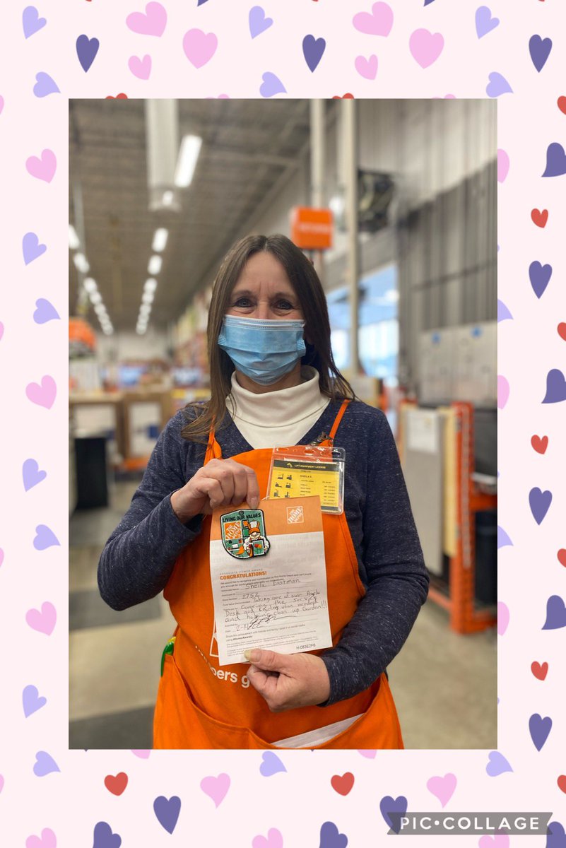 OASM Shelia received a Homer Award from Joey for taking care of our people. Sheila helped clean up the garden and covered breaks for the cashiers and service desk. Thank you Sheila for leading by example. #homerawards