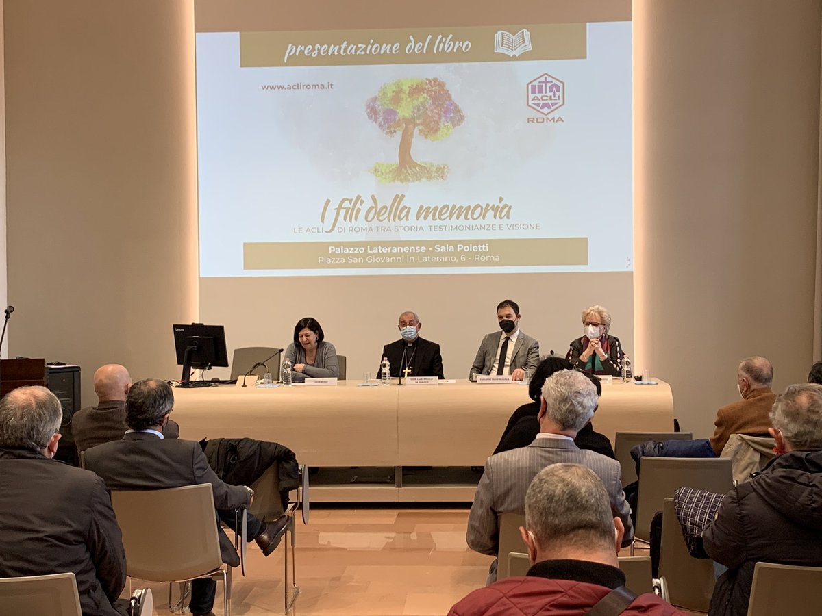 ACLI_Roma's tweet photo. #14febbraio Al Palazzo Lateranense presentazione libro #IFiliDellaMemoria. Introduce card. vicario #AngeloDeDonatis @diocesidiroma interventi autrici @borzilidia #MariaGraziaFasoli 
Contributi #CarloFeliceCasula @lanfranconp @emimafre 

🔴 QUI LA DIRETTA https://t.co/jFNw5ZsM9p https://t.co/SDwC11m6KK