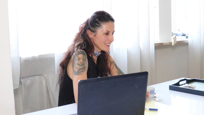 Alla luce o al buio...non fa differenza!! Con #Syria si arriva sempre fino in fondo...💦💦💦 https://t.<a href="/tag/syria"class="tags"><span>#syria</span></a>