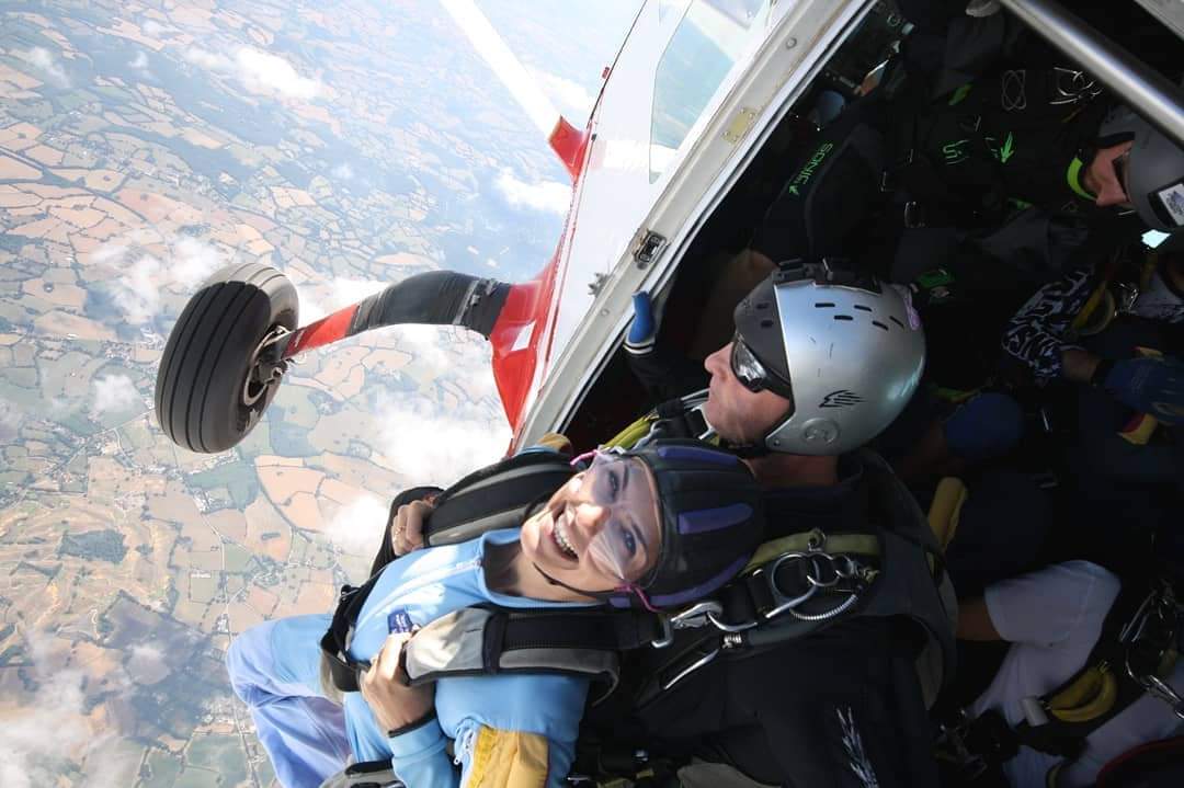 bennosmc's tweet photo. Where did you get my video? It was me ๐คฃ #skydiving
#skydive โค๐#FEG #FEG4life #FEGTOKEN #FegArmy
๐
https://t.co/prWoypv8b1 https://t.co/3rzQwqT7I8