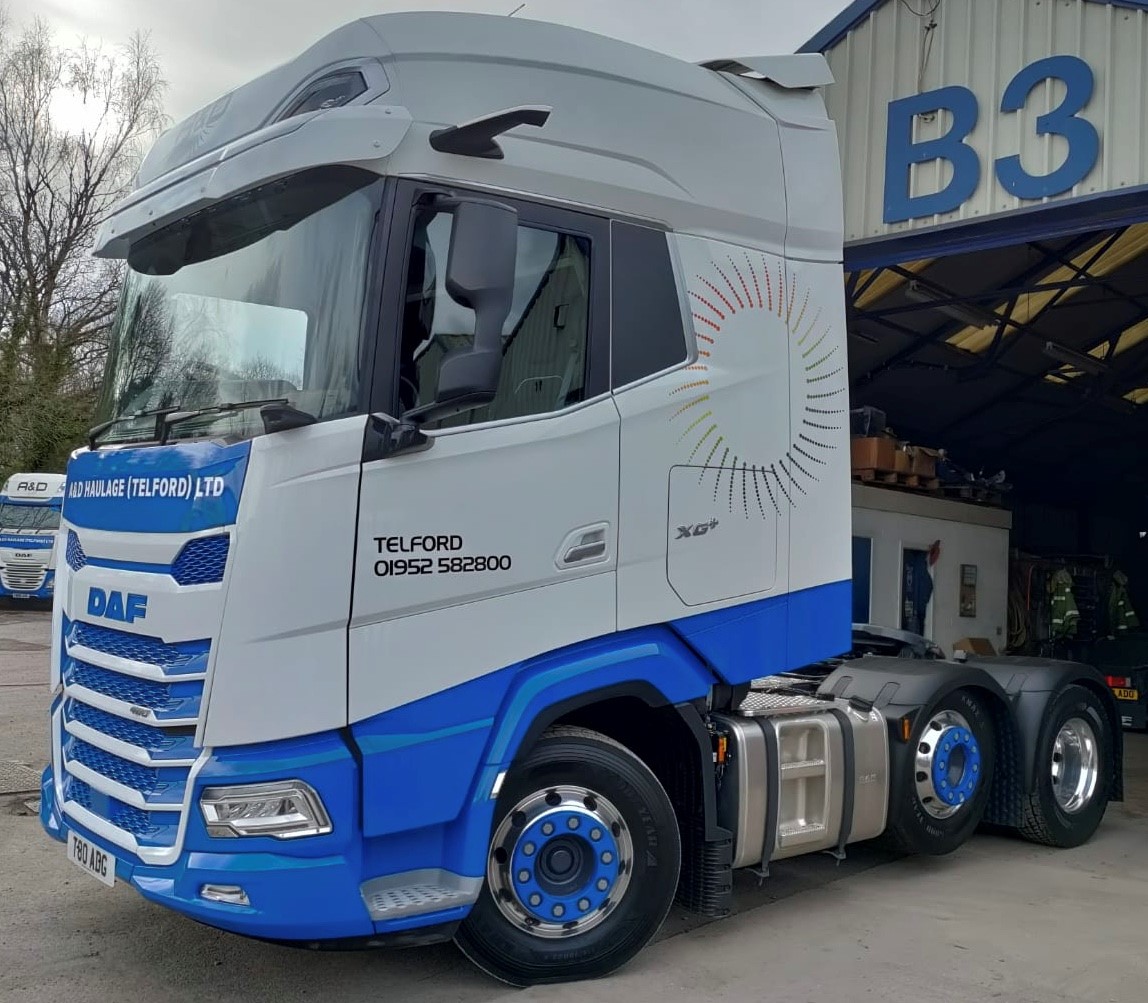 GreenhousComme's tweet photo. The first New Generation DAF XG+ in Shropshire.
We were very lucky to deliver our first New Generation DAF to A&amp;D Haulage.
To read more info on this &amp; our other news, click the link below:
https://t.co/19VazIIXvt
#DAF #daftrucks #NewGeneration #DAFXGplus #StartYourFuture #trucks https://t.co/7xVExDPxiA