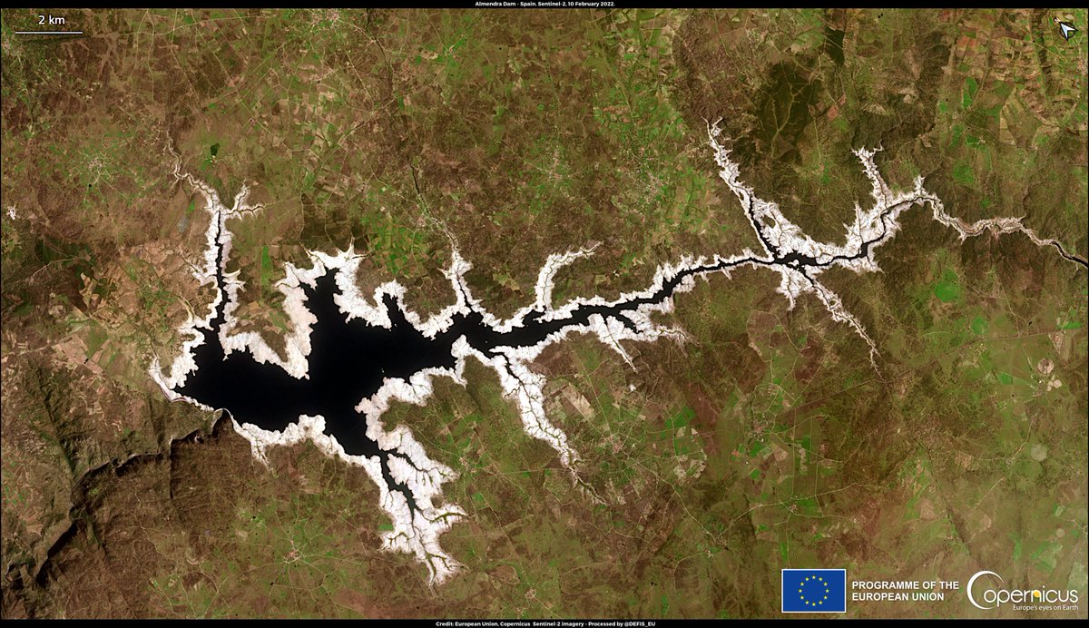 alfonsoalcolea's tweet photo. La sequía en España es imagen del 14 de febrero de @CopernicusEU 

Embalse de Almendra, río Tormes, entre Ledesma y Trabanca en #Salamanca #CastillayLeon al 35'9% de su capacidad. 

Puedes ver la imagen y suscribirte en https://t.co/xKP70CDDH0 https://t.co/4e9pdtUIZ8