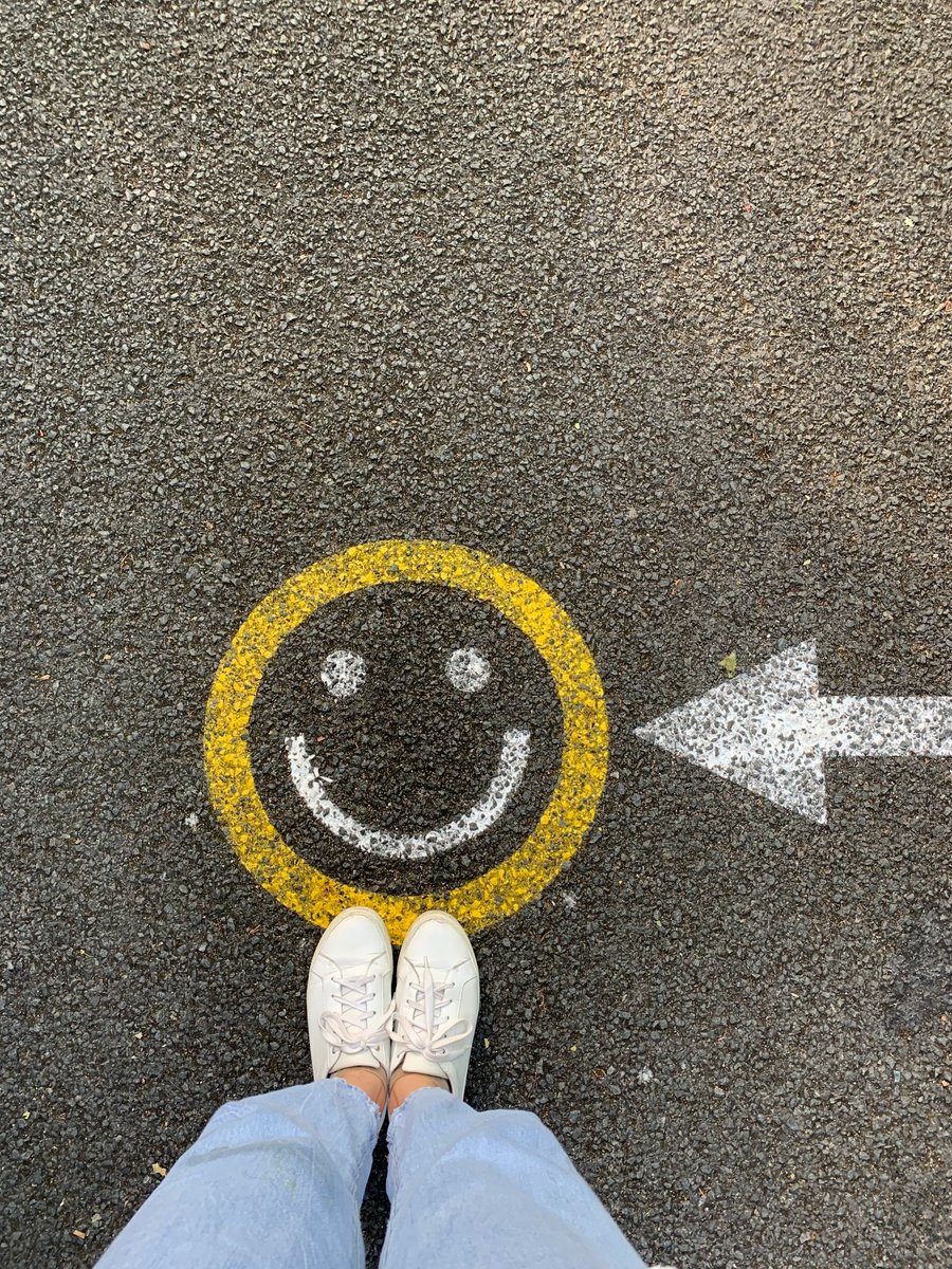 hellolooshi's tweet photo. Hello there! How are you feeling today?
#ThursdayThoughts #thursdayvibes https://t.co/GIlERbqjnT
