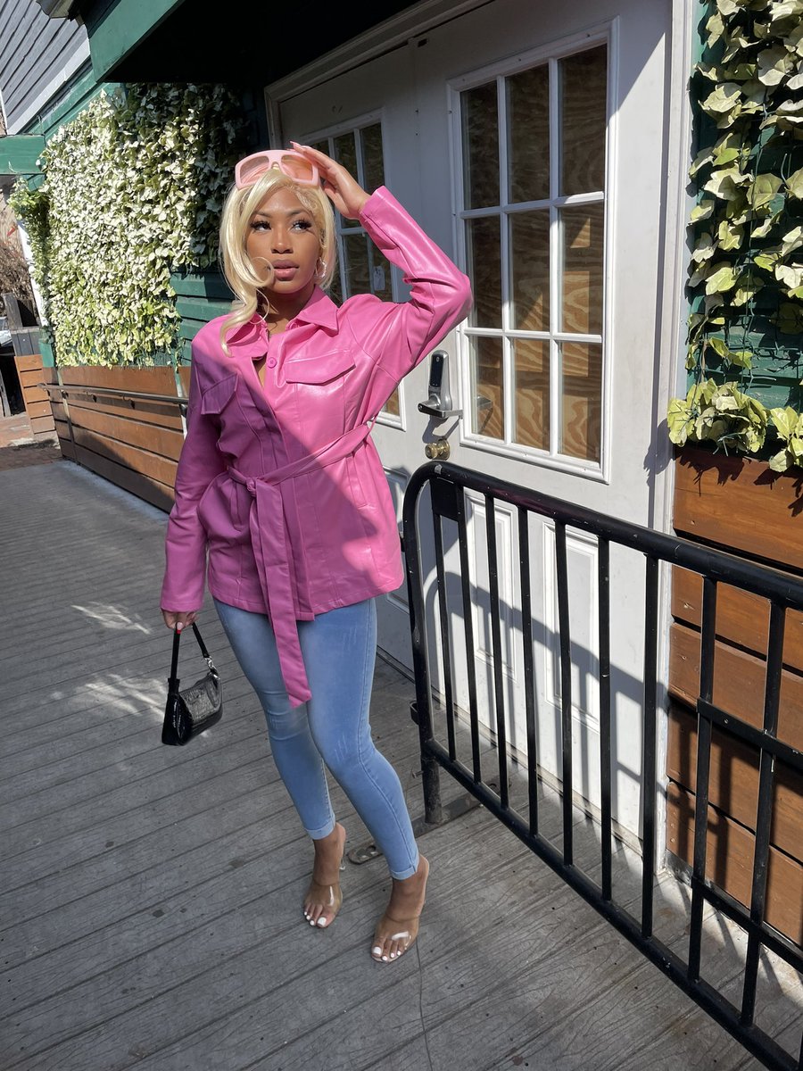 DiiamondJayy's tweet photo. Barbie in real life🌸 https://t.co/uAfn2JXjpL