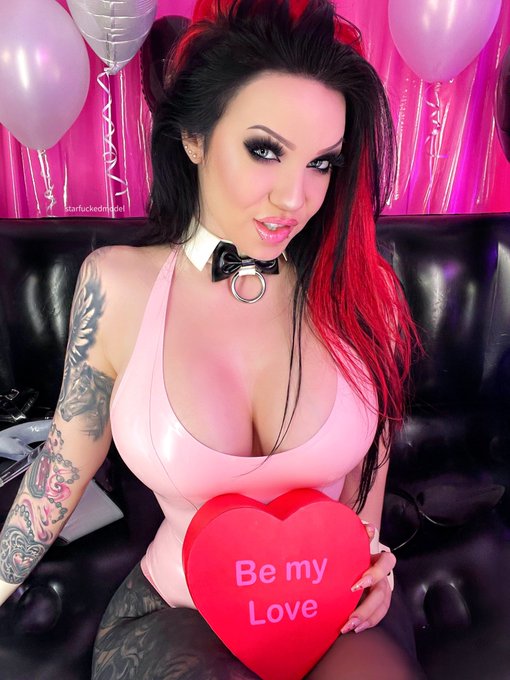 Will you be mine? ❤️ 
#happyvalentinesday 😏

Treat yourself today! 🥰 Good food and maybe a movie? Or