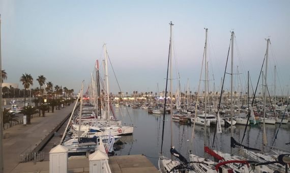 🔴 #CIUTATVELLA | El Ajuntament de Barcelona prohíbe vivir en los barcos del Port Olímpic

El gobierno de Ada Colau buscará una "solución" caso por caso para los inquilinos del muelle