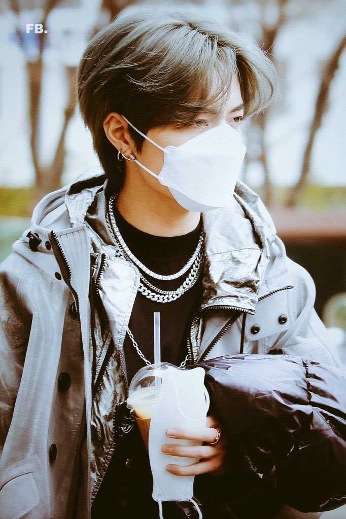 ganteng bgt… gatau mau komen apalagi pokok ruto ganteng bgt ini😔