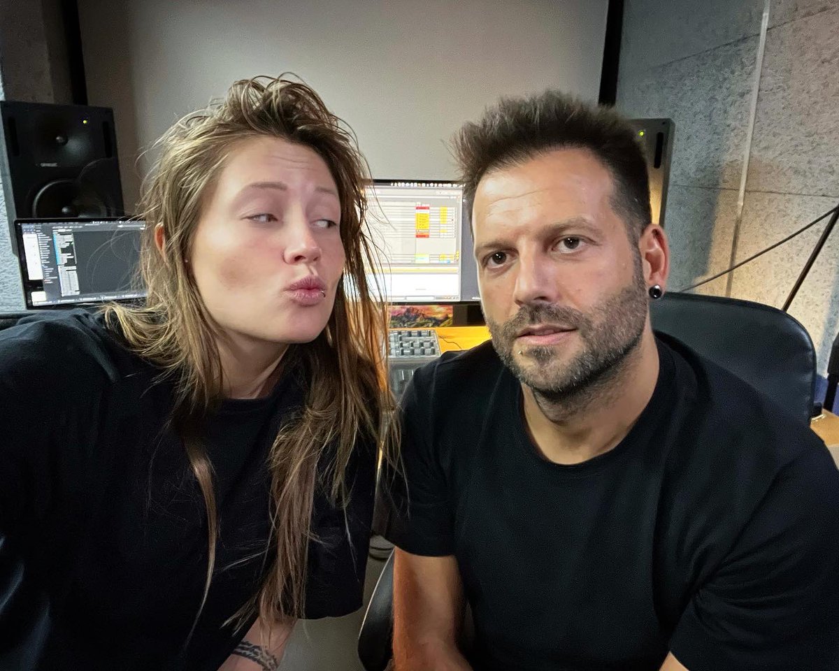 CharlottedWitte's tweet photo. Happy Valentine’s Day 🥁 https://t.co/GQ95I8Ma9d