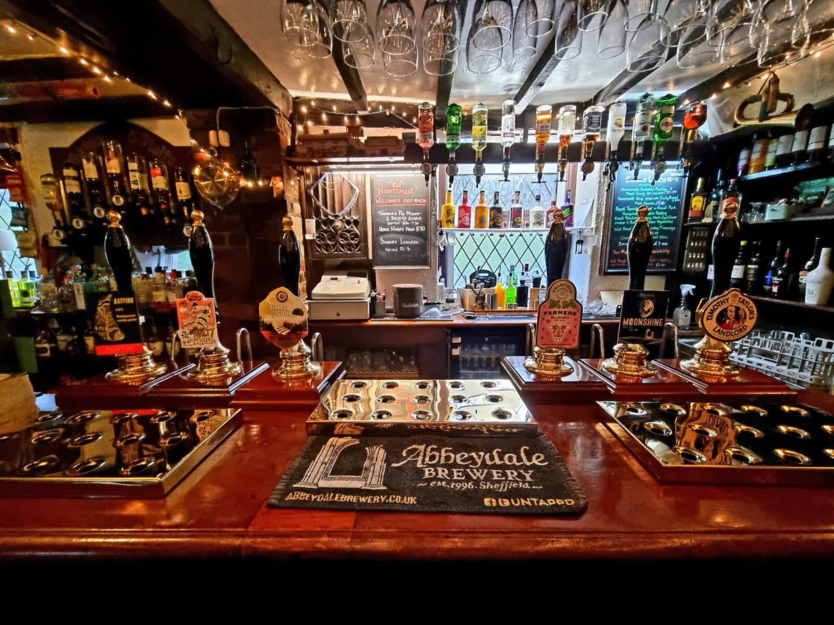 thehuntsmanpub's tweet photo. Happy Valentine’s from The Huntsman fab ale @AbbeydaleBeers @TimothyTaylors @nightjarbrewco @LittleCritsBrew @BradfieldBrew @SmallWorldBeers https://t.co/UnGkaKDKZl