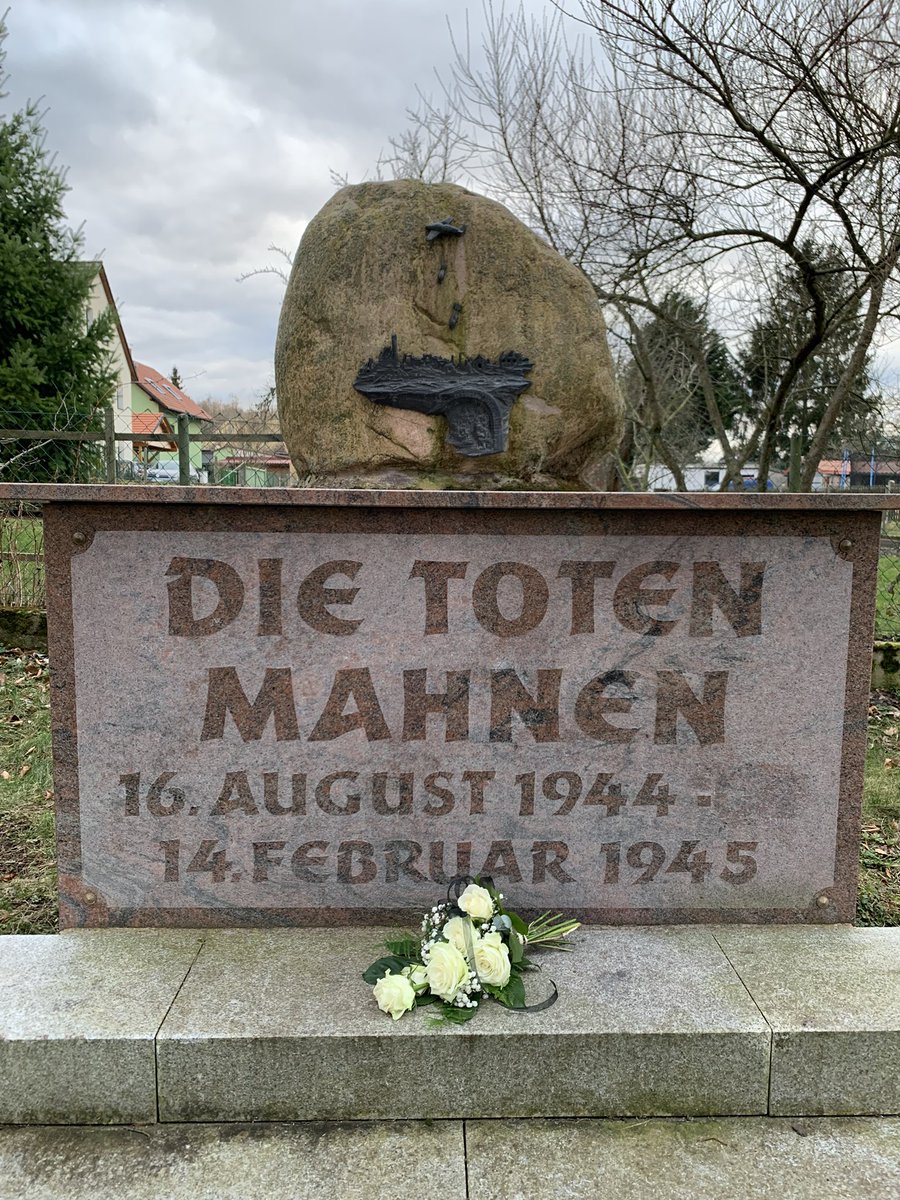 TorstenWeiss_'s tweet photo. Heute vor 77 Jahren, in der Nacht vom 13. auf den 14. Februar 1945, verloren fast 100 Einwohner der Gemeinde Lödla bei einem Bombenangriff ihr Leben #WIRGEDENKEN #NIEWIEDER https://t.co/nVFJCXgrCW