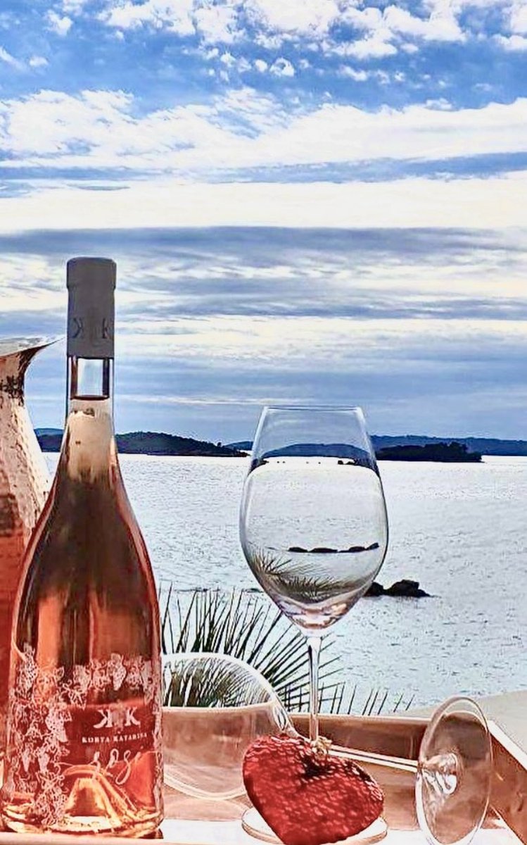 Celebrate love ❤️

#love #croatianwine #Croatia #relaischateaux