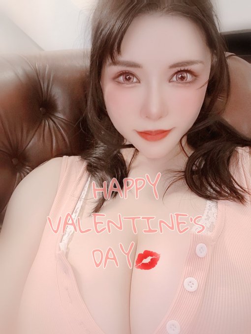 Valentines day series are all so sweet and PINKISH???
Eat me?
珍しくピンクに甘く仕上げてみました?
目もピンクに???

https://t