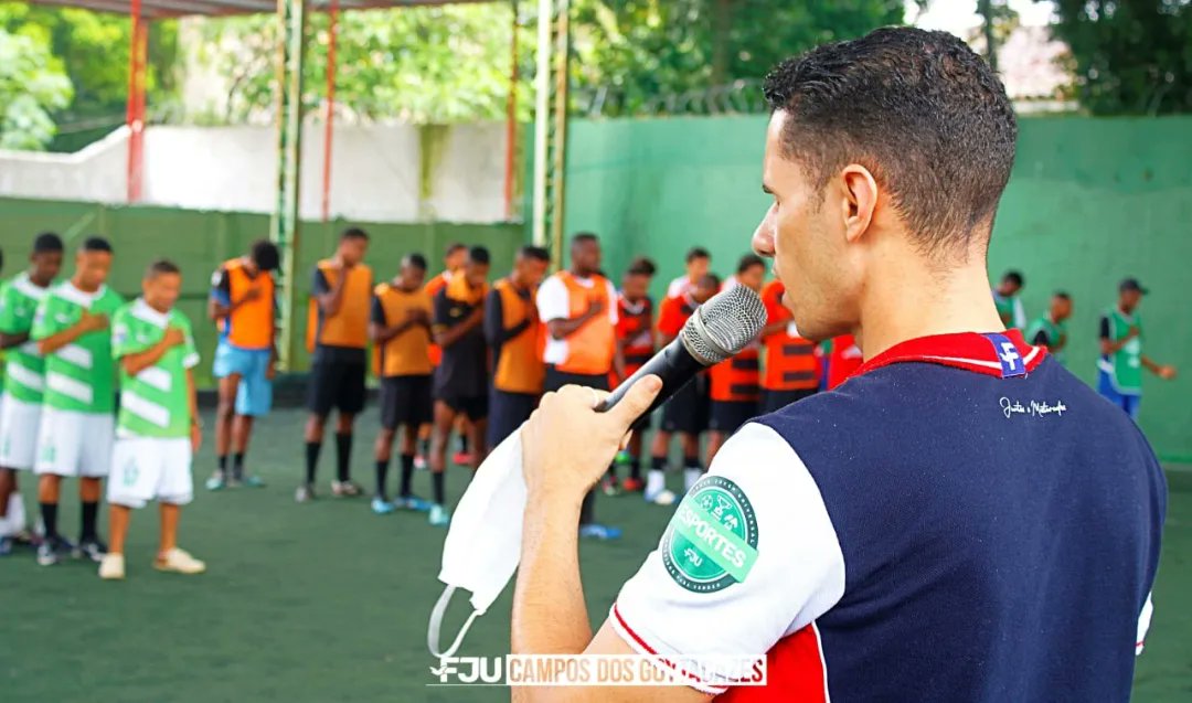 FJUcampos's tweet photo. Nesse sábado tivemos o Drible do Bem, organizado pelo projeto ESPORTE, onde movimentou 12 times da #FJUCampos. Onde também tivemos arrecadação de alimentos para doação.🤩
A grande final foi decidida entre Sócio educativo e Eldorado. https://t.co/aVn8Zs4jHa