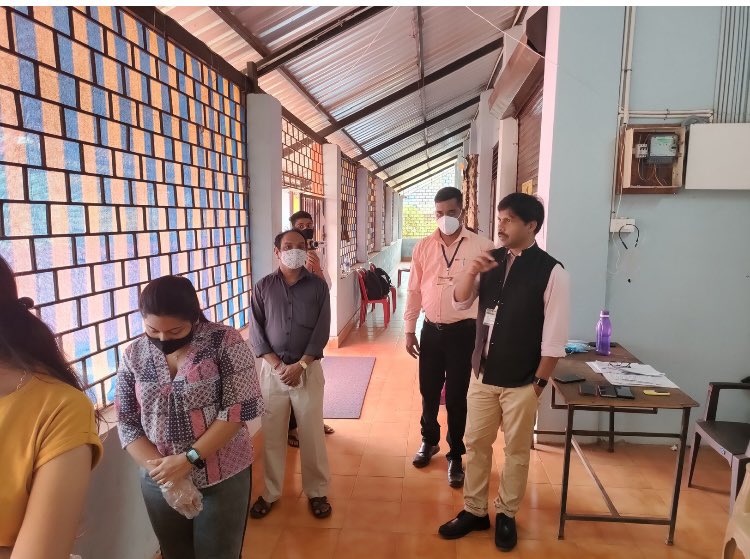 dr_hariom_ias's tweet photo. गोवा:भारत निर्वाचन आयोग की देख रेख में CEO और DEO नोर्थ गोवा की टीम ने बेहतर ढंग से चुनाव संपन्न कराया..दिन भर की भाग दौड़ कामयाब रही..
#चुनाव आयोग #ECI #CEOGOA #drhariomias #Election2022 https://t.co/yXbgvZyLK8